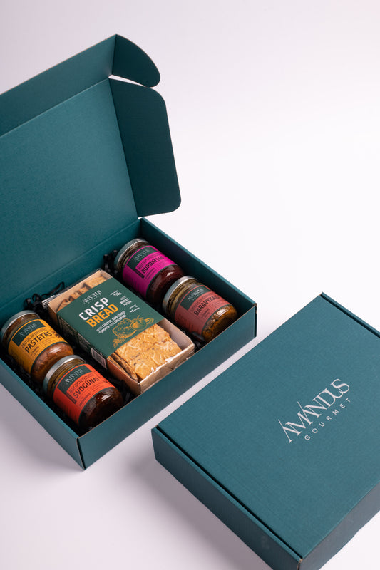 Small gift set: crispy bread and four exclusive condiments